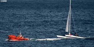 Glenn Crawley being rescued © SW